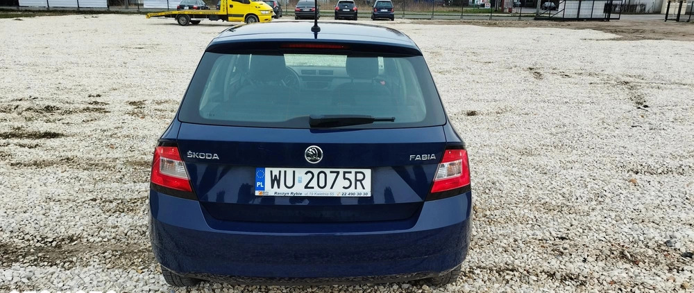 Skoda Fabia cena 17900 przebieg: 200000, rok produkcji 2017 z Warszawa małe 106